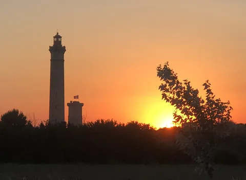 Le phare des Baleines à Saint-Clément au coucher du soleil