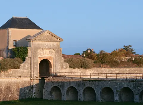 La porte des Campani, entrée fortifiée de Saint-Martin-de-Ré