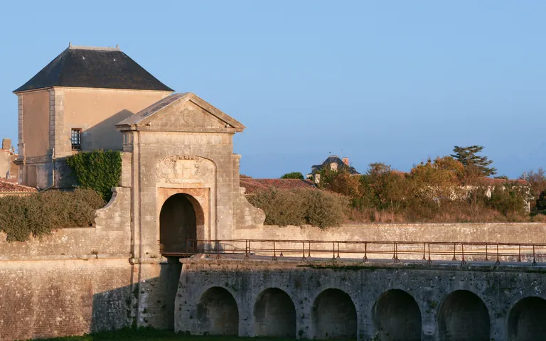 La porte des Campani, entrée fortifiée de Saint-Martin-de-Ré