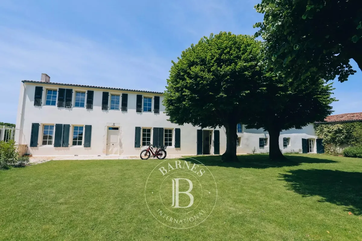 Domaine des Tours, maison à louer à Loix · réf. 85291461 · vue 2