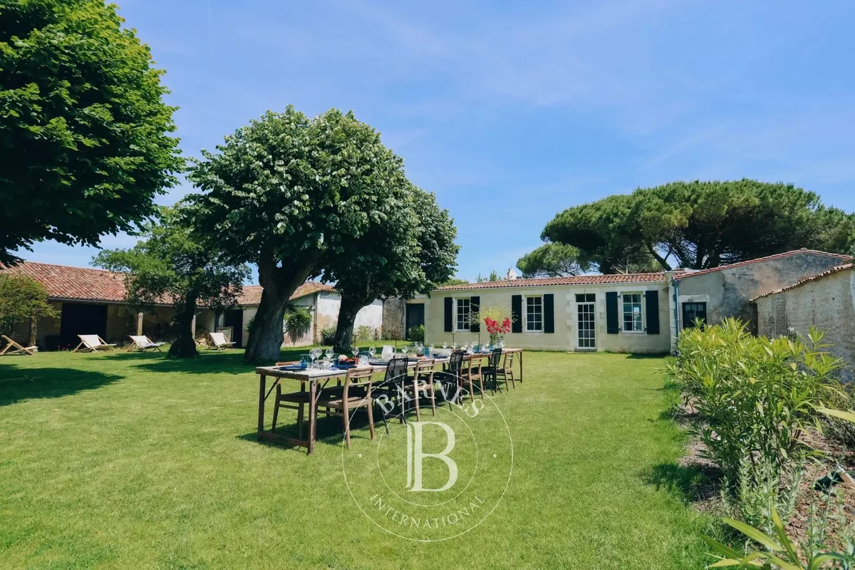 Domaine des Tours, maison à louer à Loix · réf. 85291461 · vue 3
