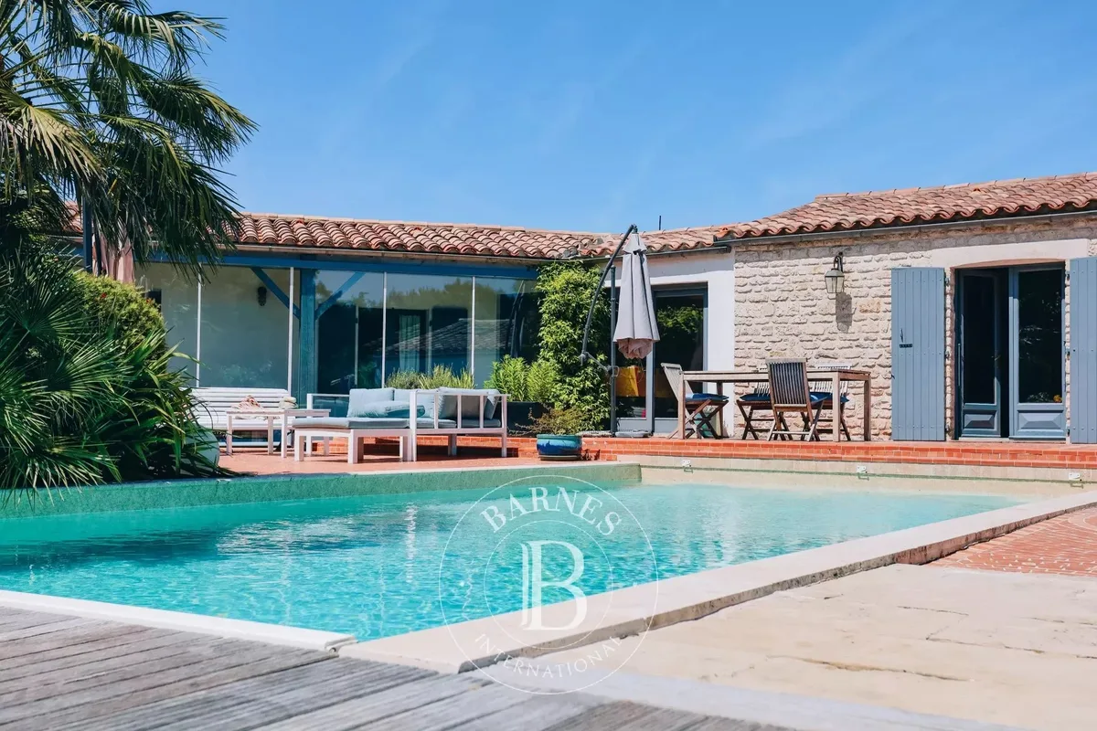 Domaine Foulquier, maison à louer à Rivedoux-Plage · réf. 85293011 · vue 2