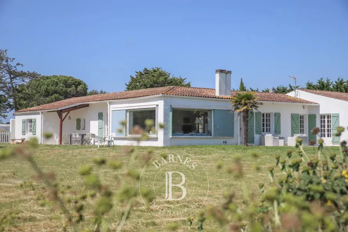 Villa Le Clos, maison à louer à La Flotte · réf. 85604030 · vue 3