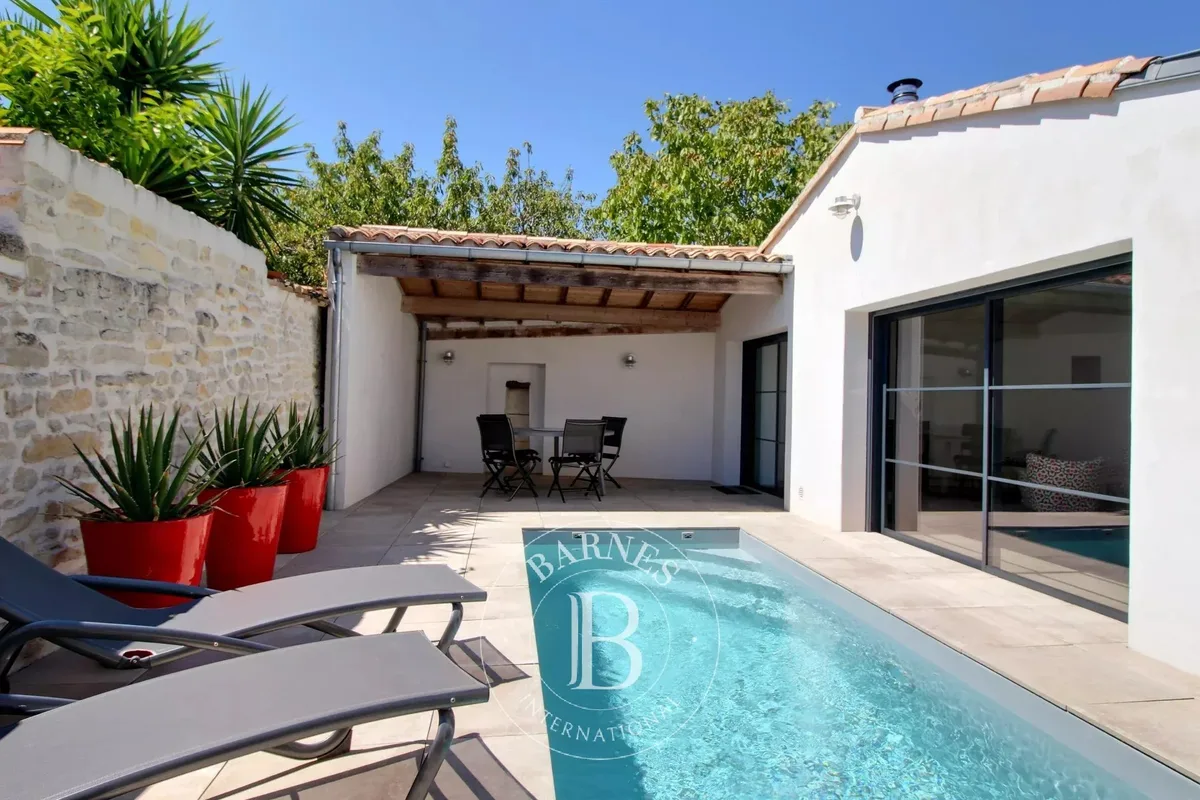 Maison à vendre à La Flotte · réf. 87230159 · vue 1