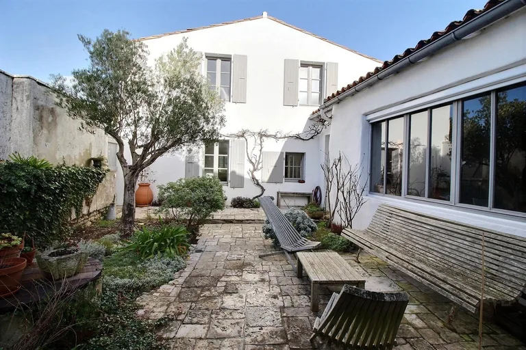 Maison vendu à Ars-en-Ré par BARNES Île de Ré