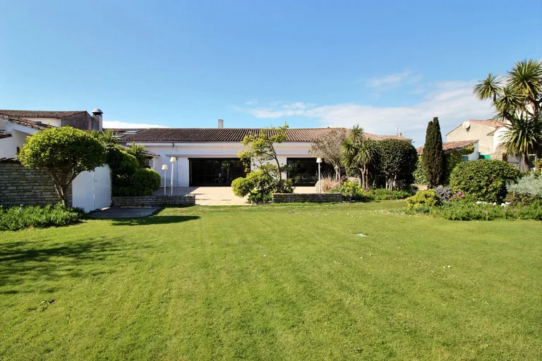 Maison vendu à Saint-Clément-des-Baleines par BARNES Île de Ré