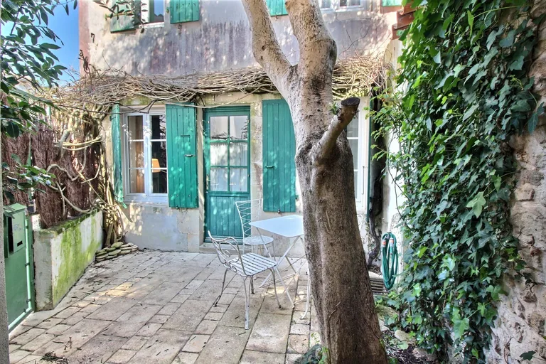 Maison vendu à Les Portes-en-Ré par BARNES Île de Ré
