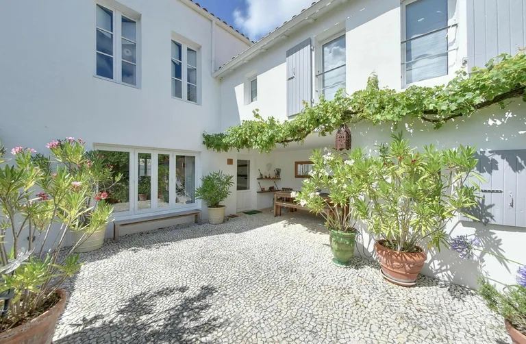 Maison vendu à Ars-en-Ré par BARNES Île de Ré