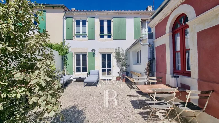 Maison vendu à Les Portes-en-Ré par BARNES Île de Ré