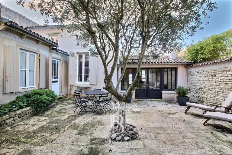 Maison vendu à Saint-Martin-de-Ré par BARNES Île de Ré