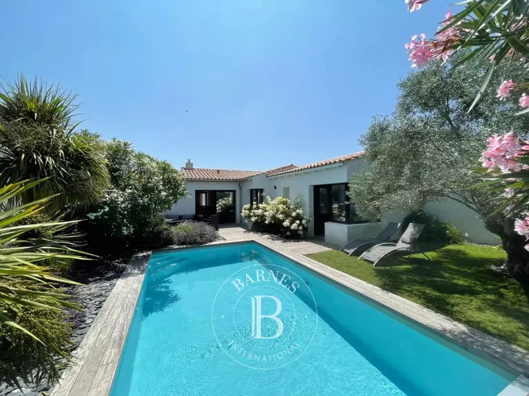 Domaine Rose Trémière, location de vacances à Rivedoux-Plage · réf. 85293031