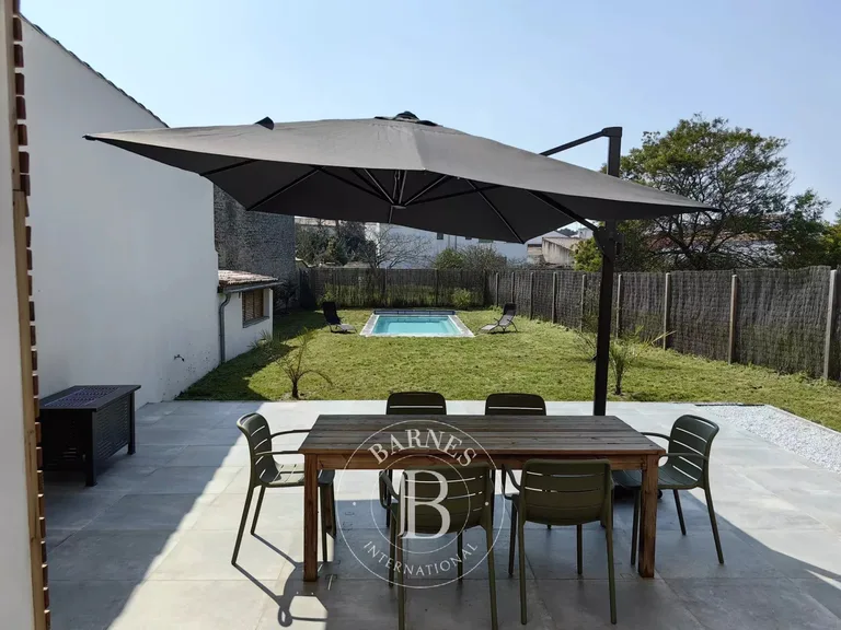 Maison à vendre à La Flotte · réf. 85577051