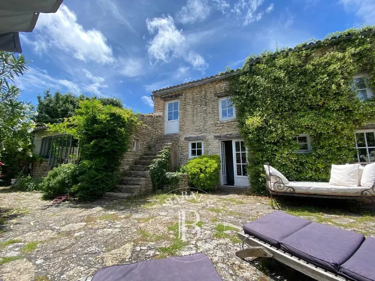 Maison vendu à Les Portes-en-Ré par BARNES Île de Ré