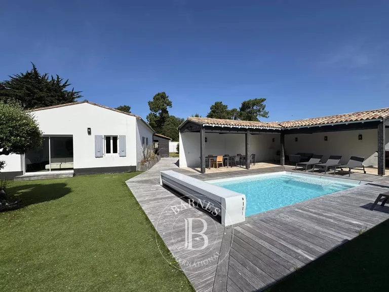 Maison à vendre à Rivedoux-Plage · réf. 86083868