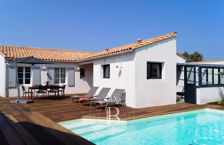 Maison à vendre à La Flotte · réf. 86118413