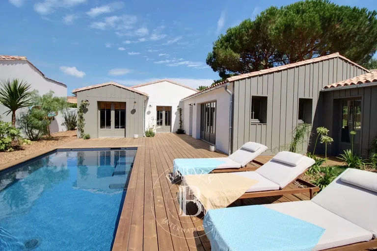 Maison à vendre au Bois-Plage-en-Ré · réf. 86140993