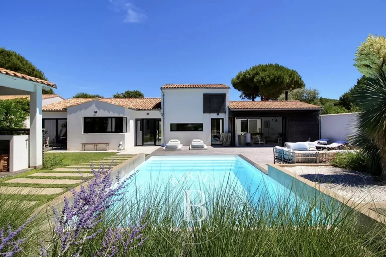 Maison d’exception à Le Bois-Plage-en-Ré · réf. 86741010