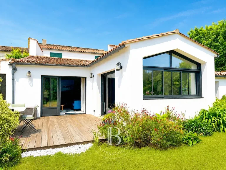 Maison à vendre à Saint-Martin-de-Ré · réf. 87049453