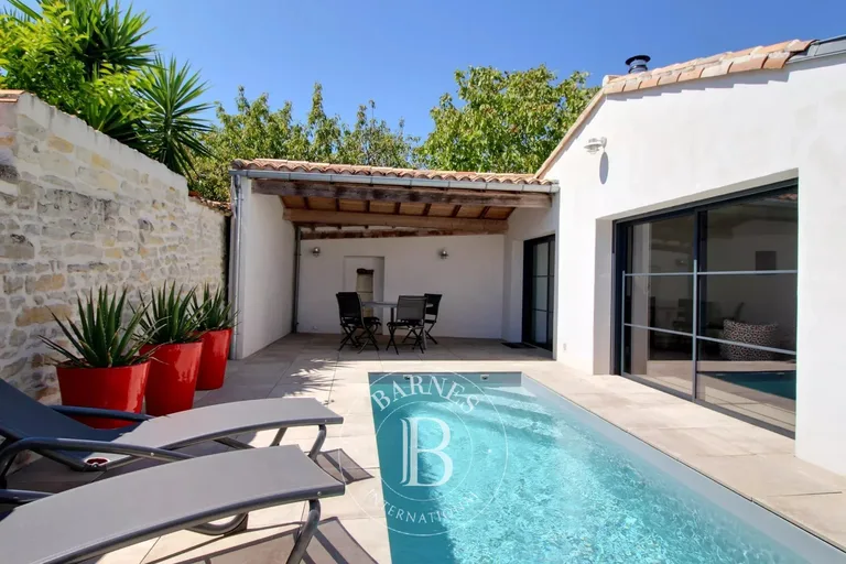Maison à vendre à La Flotte · réf. 87230159