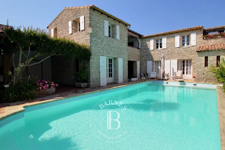 Maison à vendre à Saint-Clément-des-Baleines · réf. 87254257